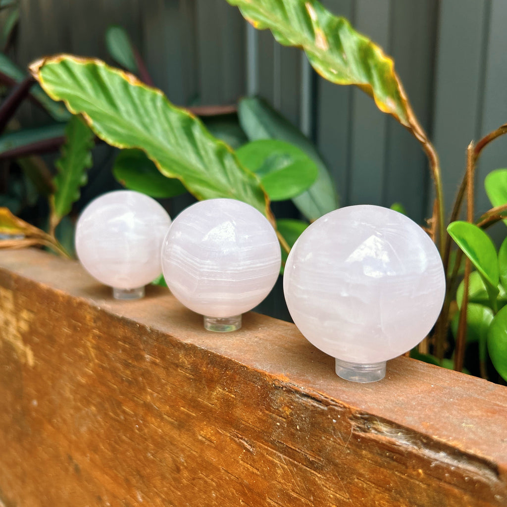 Mangano Calcite Sphere