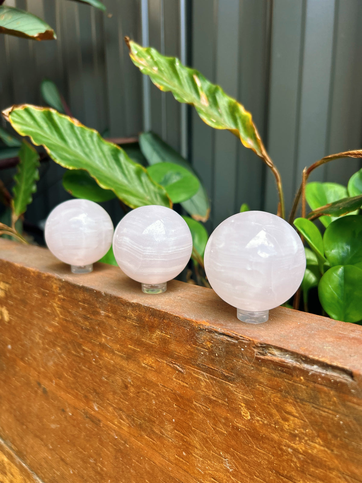 Mangano Calcite Sphere